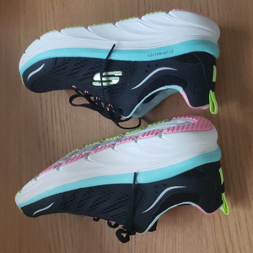 Skechers D'Lux walker shoes multicolor